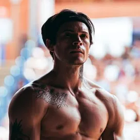 Cris Alvarez