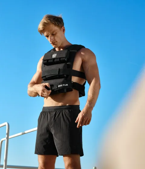 Eric Flag 30 kg Weighted Vest, black vest with two adjustment straps