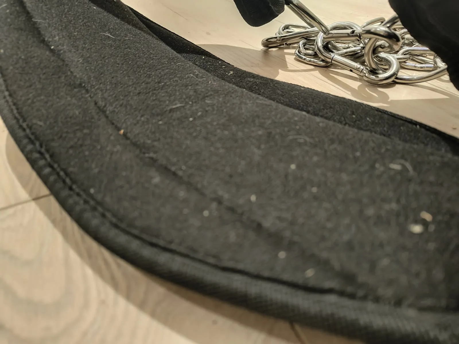 Close-up of the padding on the skin side and its stitching, after two years of use